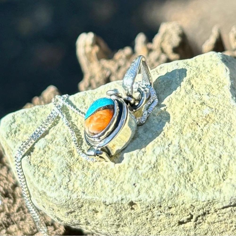 SOLD Spiny Oyster, Turquoise Poison Necklace - Picture 13 of 14
